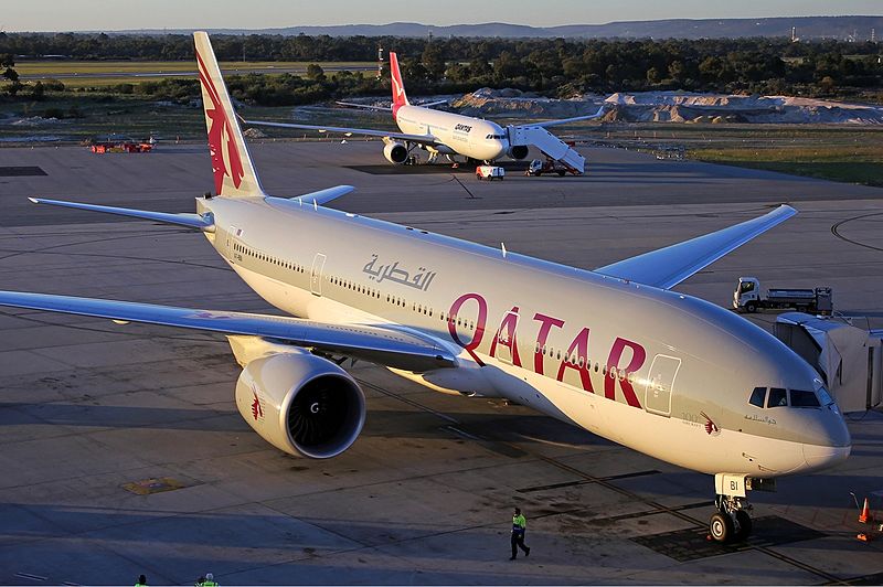 Qatar_Airways_Boeing_777-200LR_Koch-1