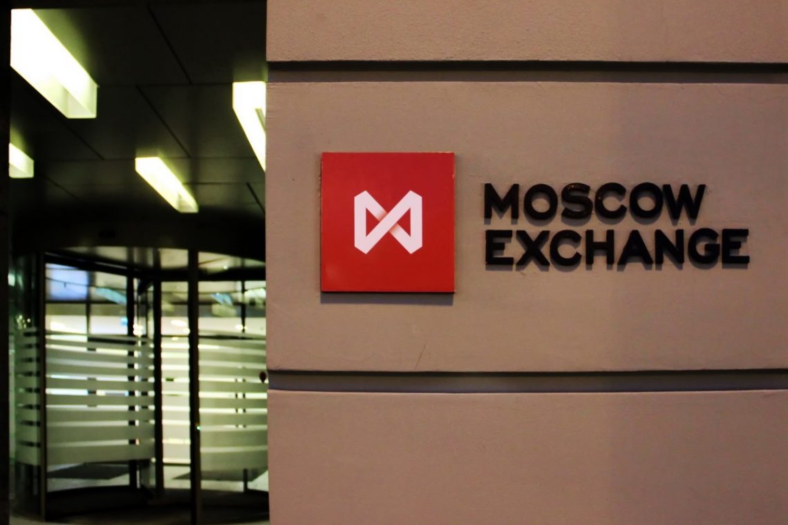 Russian stocks resume trading, dive 50% over Ukraine crisis | Amwal Al Ghad