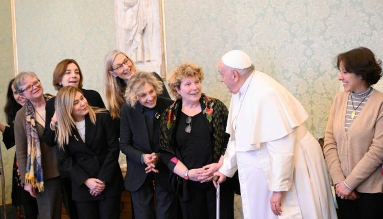 Pope Francis greeting women