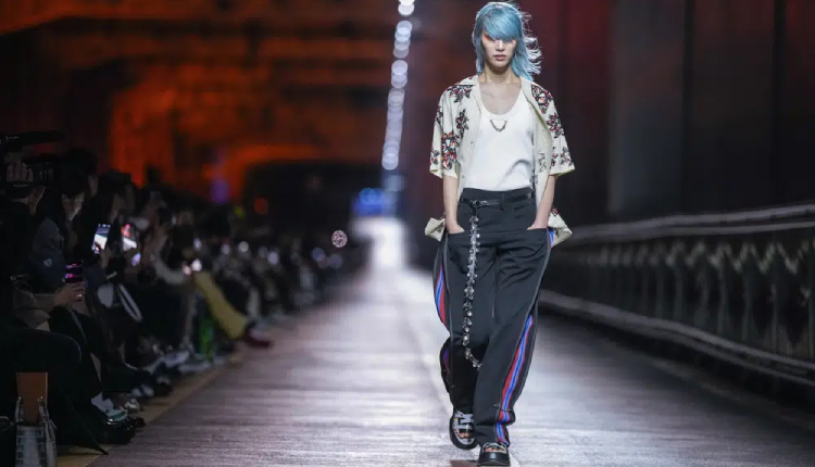 Louis Vuitton's latest show held over Han River