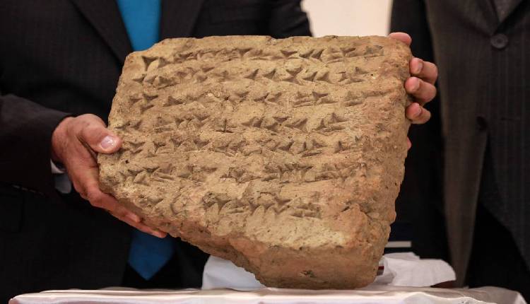 Iraqi stone tablet returned by Italian authorities