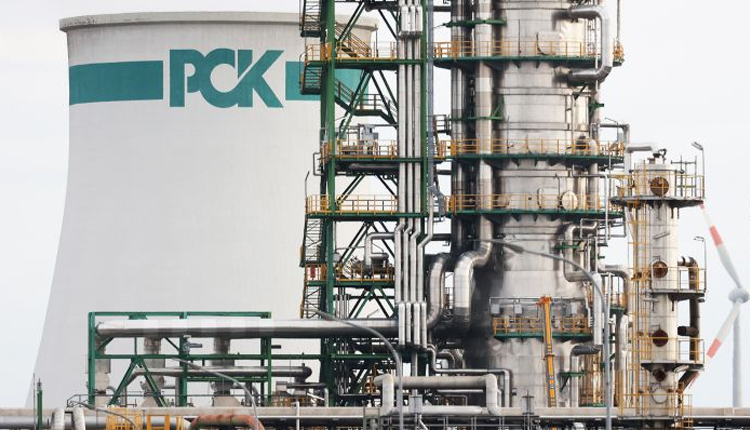 Shell To Sell 37 5 Stake In PCK Schwedt Refinery Sources Amwal Al Ghad