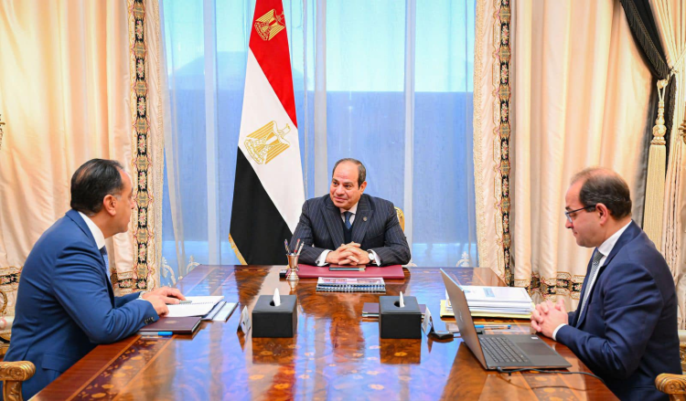 Egypt’s President Abdel Fattah El Sisi during his meeting with Prime Minister Mostafa Madbouly and Finance Minister Ahmed Kouchouk on Sunday in Cairo.